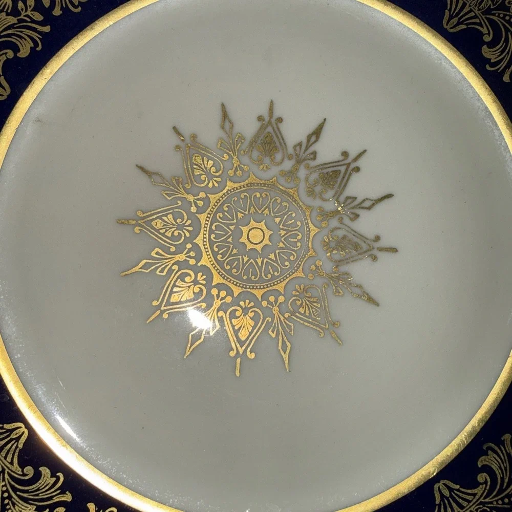 Alka Bavaria Gold Gilt Leaf & Cobalt Blue 7 7/8 Inch Plate Circa 1938-1958